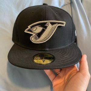 LIMITED EDITION. SWAROVSKI NEW ERA BLUE JAYS HAT. Impossible to find